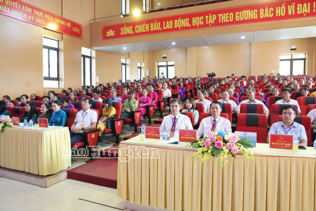 Các đại biểu dự đại hội.