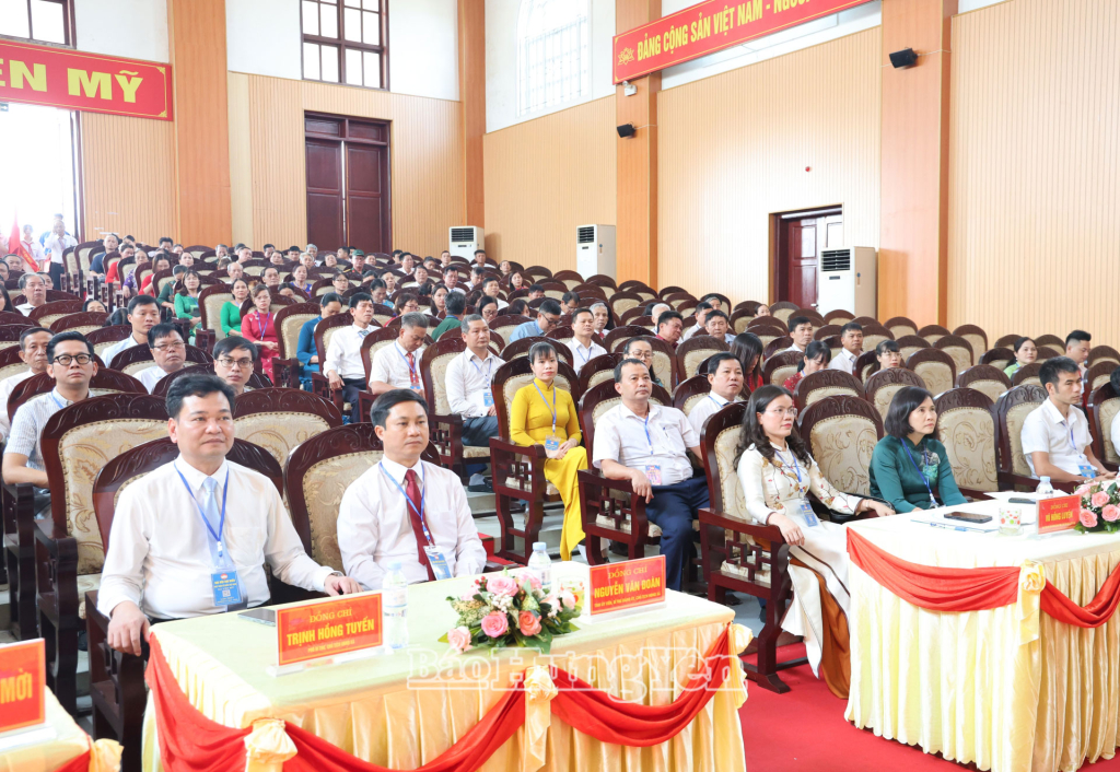 Các đại biểu dự đại hội.