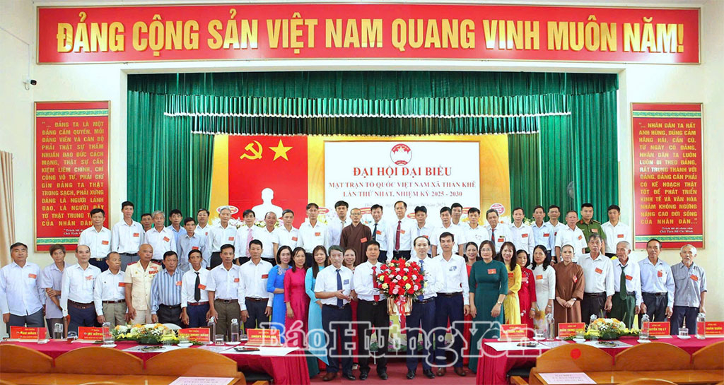 Ủy ban MTTQ Việt Nam xã Thần Khê khóa I, nhiệm kỳ 2025 – 2030 ra mắt Đại hội. Ảnh: Thanh Thuỷ 