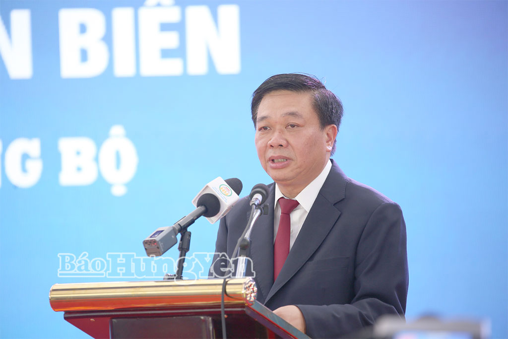 Đồng chí Nguyễn Quang Hưng, Ủy viên Ban Thường vụ, Chủ nhiệm Ủy ban Kiểm tra Tỉnh ủy, Phó Chủ tịch Thường trực UBND tỉnh phát biểu tại buổi lễ.