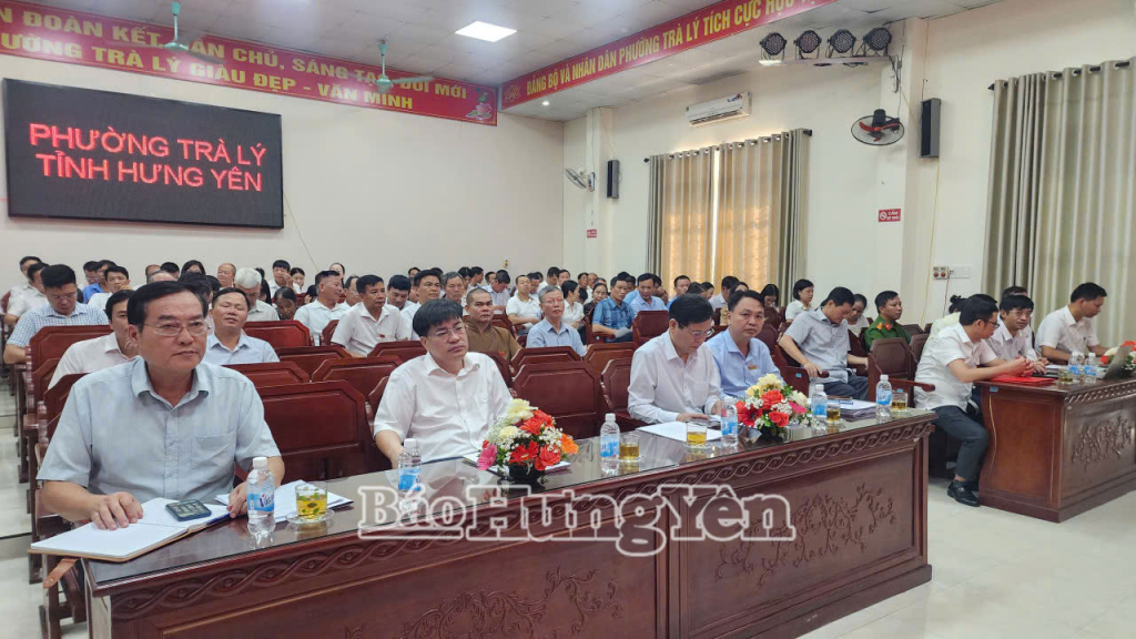 Các đại biểu dự kỳ họp.