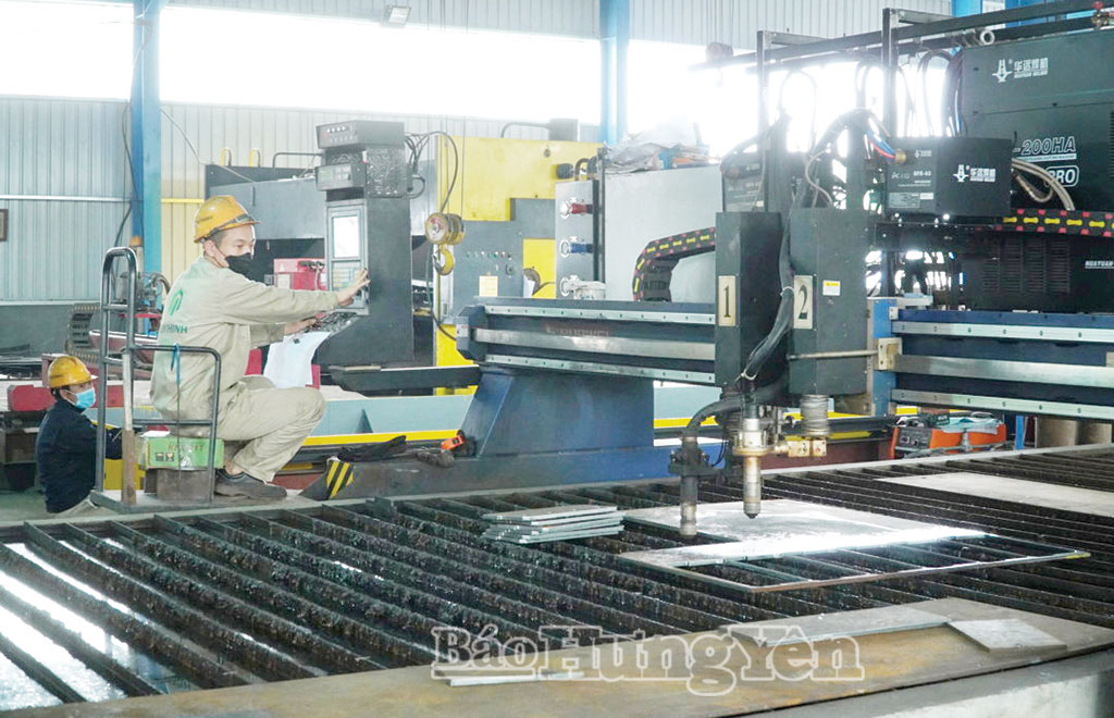 Sản xuất tại Công ty Cổ phần Phát triển đầu tư và xây lắp Tiến Thịnh, KCN Phúc Khánh