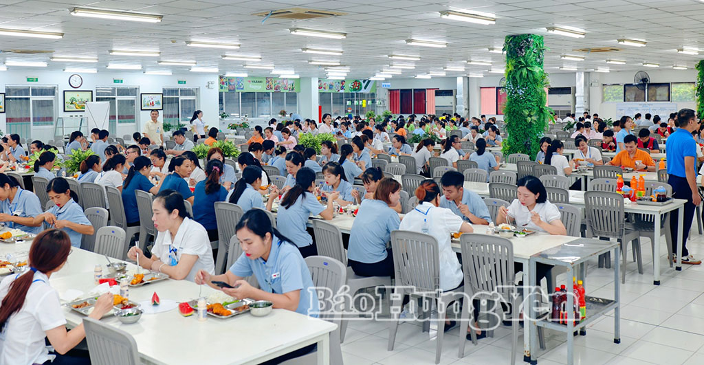 Đông đảo người lao động tham gia