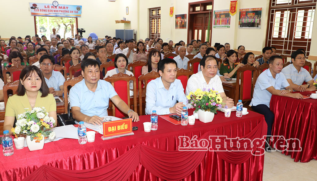 Các đại biểu dự hội nghị.