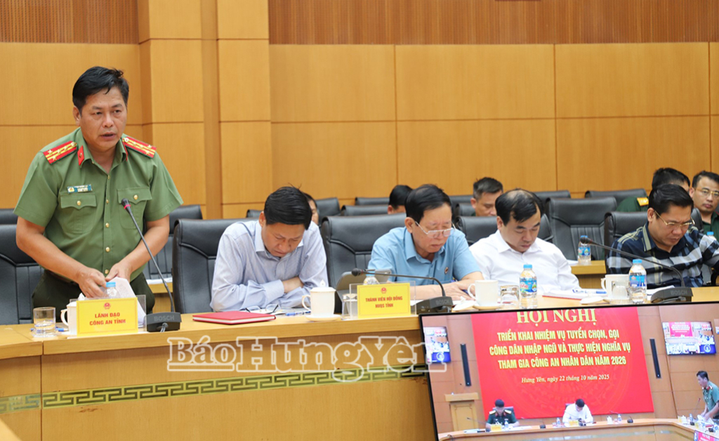 Đại diện lãnh đạo Công an tỉnh báo cáo tại hội nghị.
