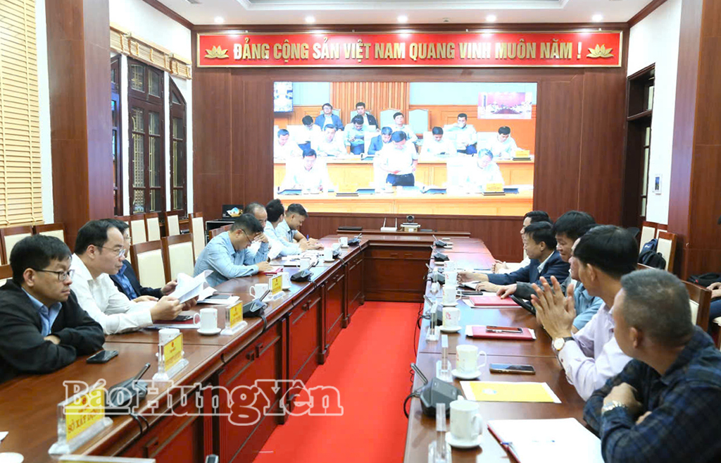 Các đại biểu dự phiên họp tại điểm cầu tỉnh Hưng Yên.