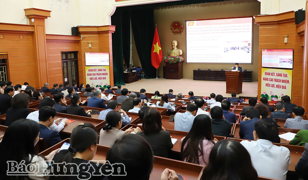 Quang cảnh hội nghị tại điểm cầu của tỉnh.
