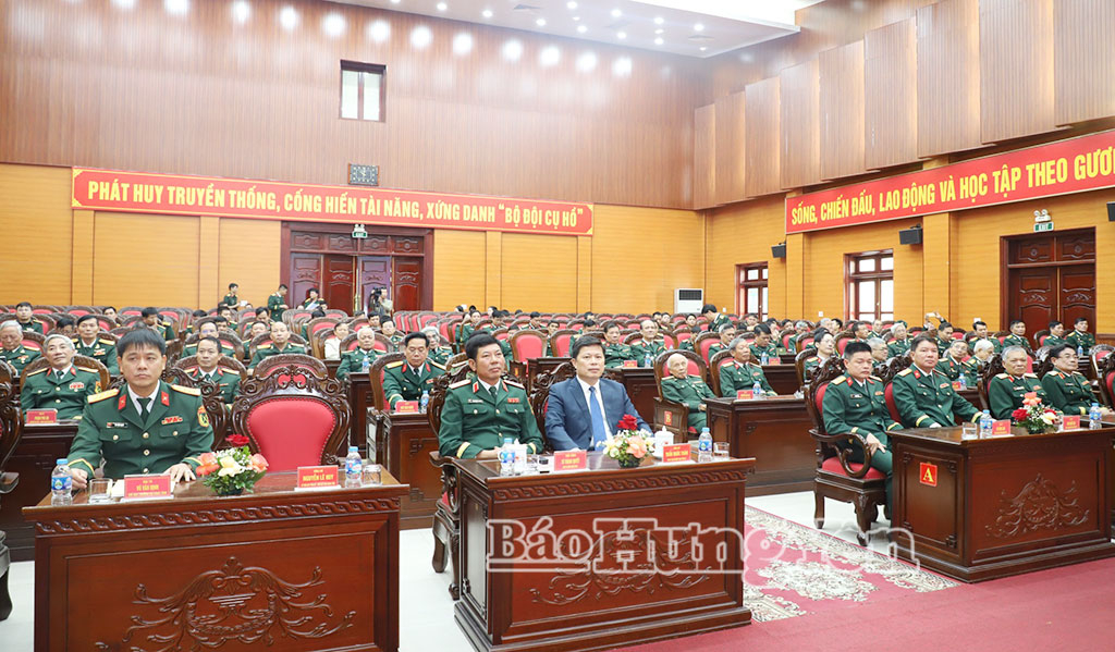 Các đại biểu dự buổi gặp mặt.