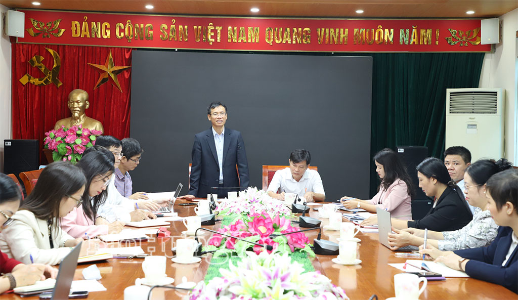 Các đại biểu dự buổi làm việc.