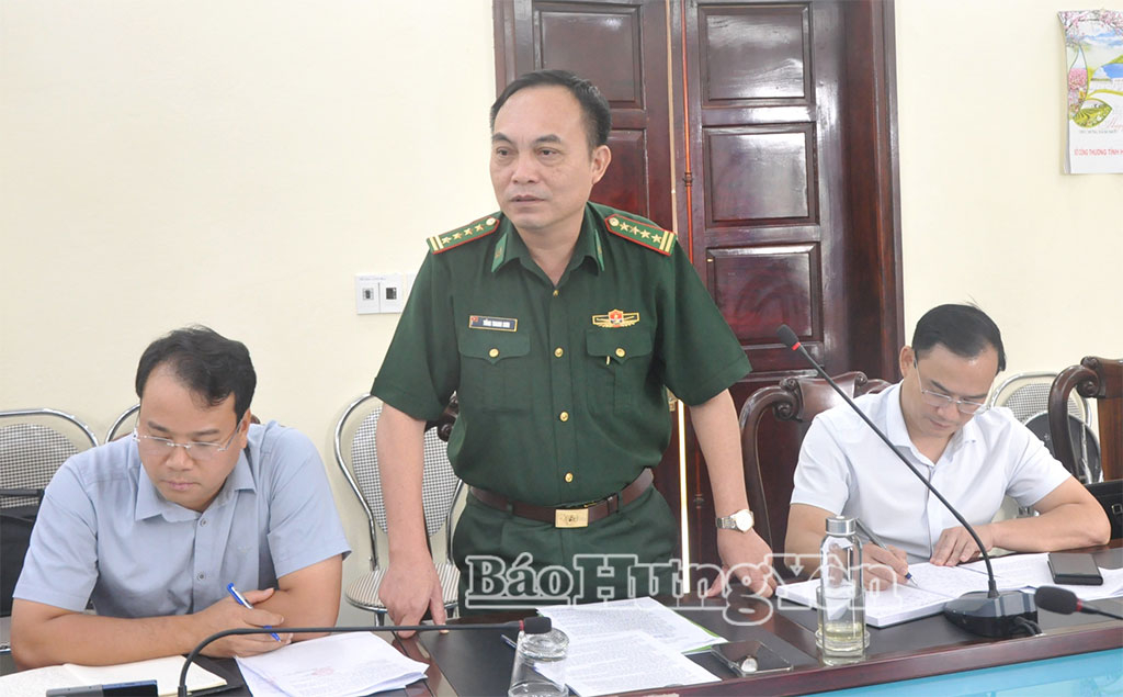 Đại diện Ban Chỉ huy Bộ đội Biên phòng tỉnh phát biểu tại buổi làm việc.