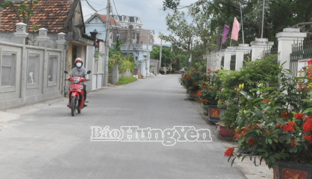 Đường giao thông nông thôn xã Đoàn Đào được đầu tư nâng cấp.