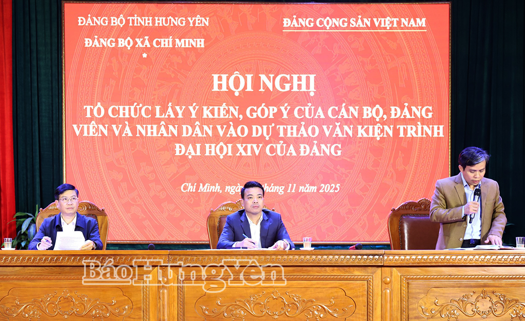 Các đồng chí Thường trực Đảng ủy xã Chí Minh chủ trì hội nghị.