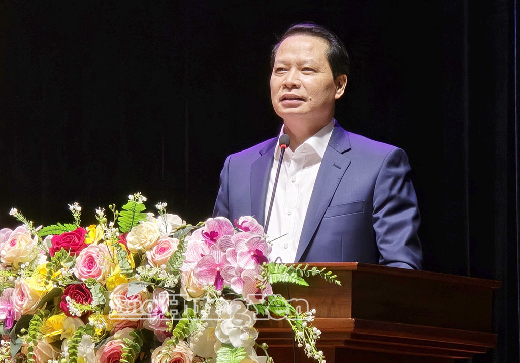  Trưởng Ban Nội chính VV88 casino Hoàng Thái Phúc phát biểu tiếp thu ý kiến của cử tri.