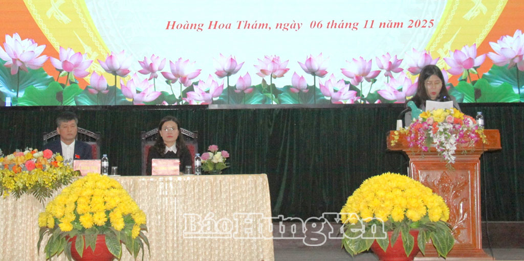 Các đại biểu Tổ số 2 HĐND tỉnh tiếp xúc cử tri tại các xã: Tiên Hoa, Hoàng Hoa Thám, Tiên Lữ. Ảnh: Vũ Huế