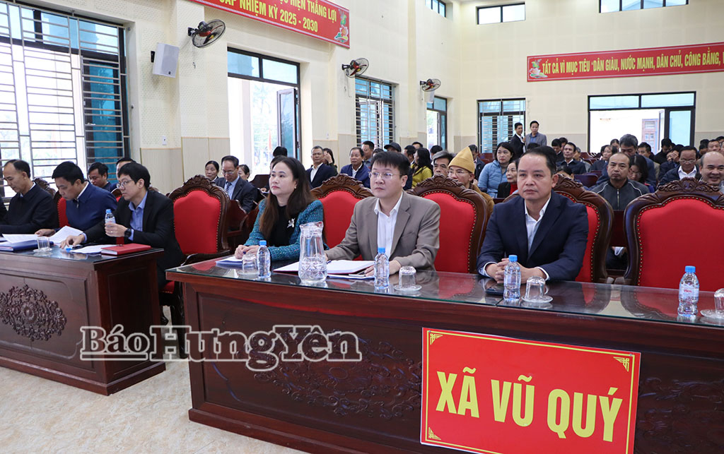 Các đại biểu dự kỳ họp.