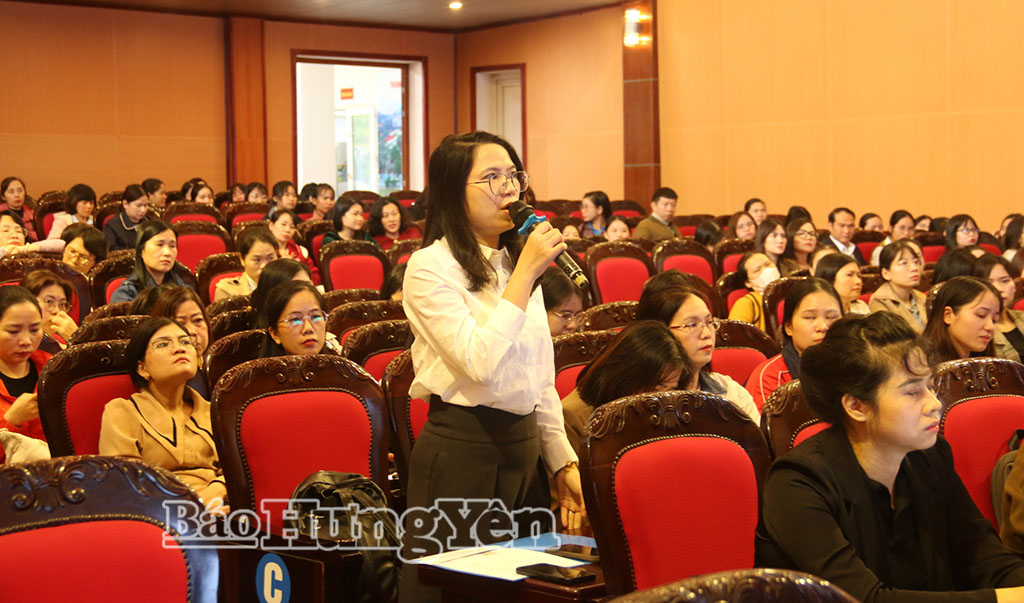 Đại diện người sử dụng lao động đề xuất các vấn đề còn vướng mắc về BHXH, BHYT tại đơn vị.