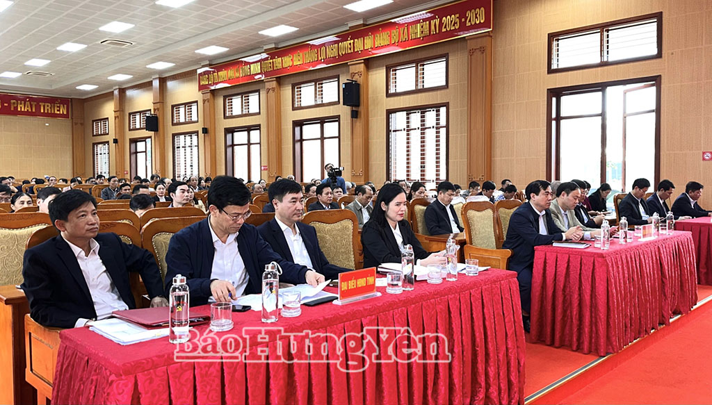 Các đại biểu dự hội nghị tiếp xúc cử tri. Ảnh: Hà My 