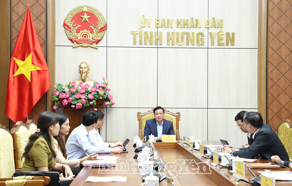 Đồng chí Nguyễn Khắc Thận, Phó Bí thư Tỉnh ủy, Chủ tịch UBND tỉnh chủ trì phiên họp tại điểm cầu của tỉnh.