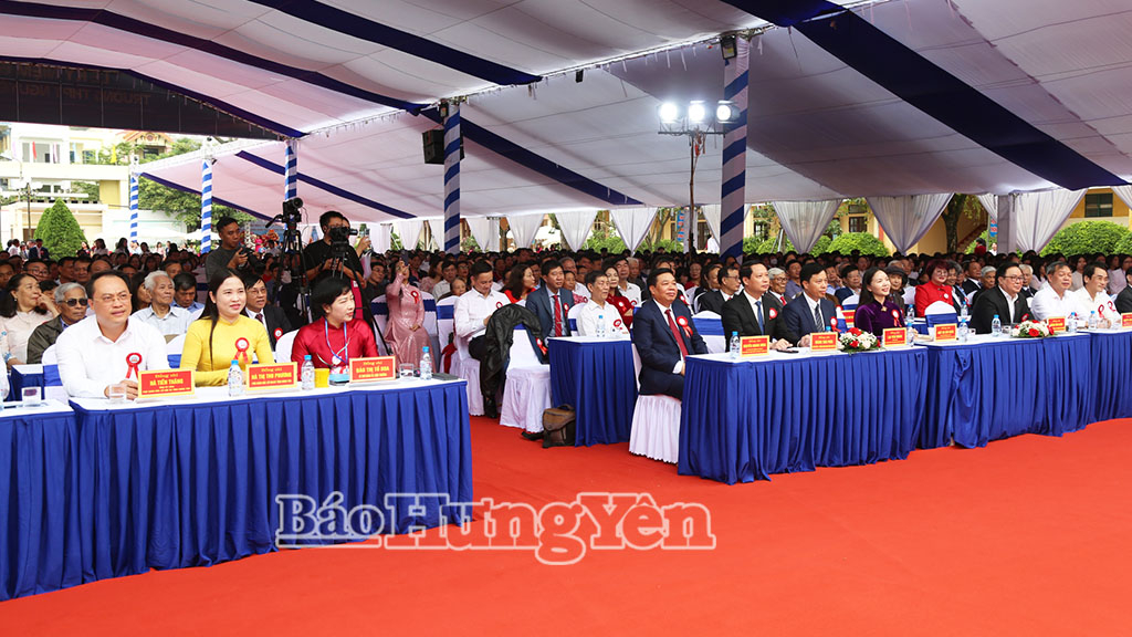 Các đại biểu dự lễ kỷ niệm.