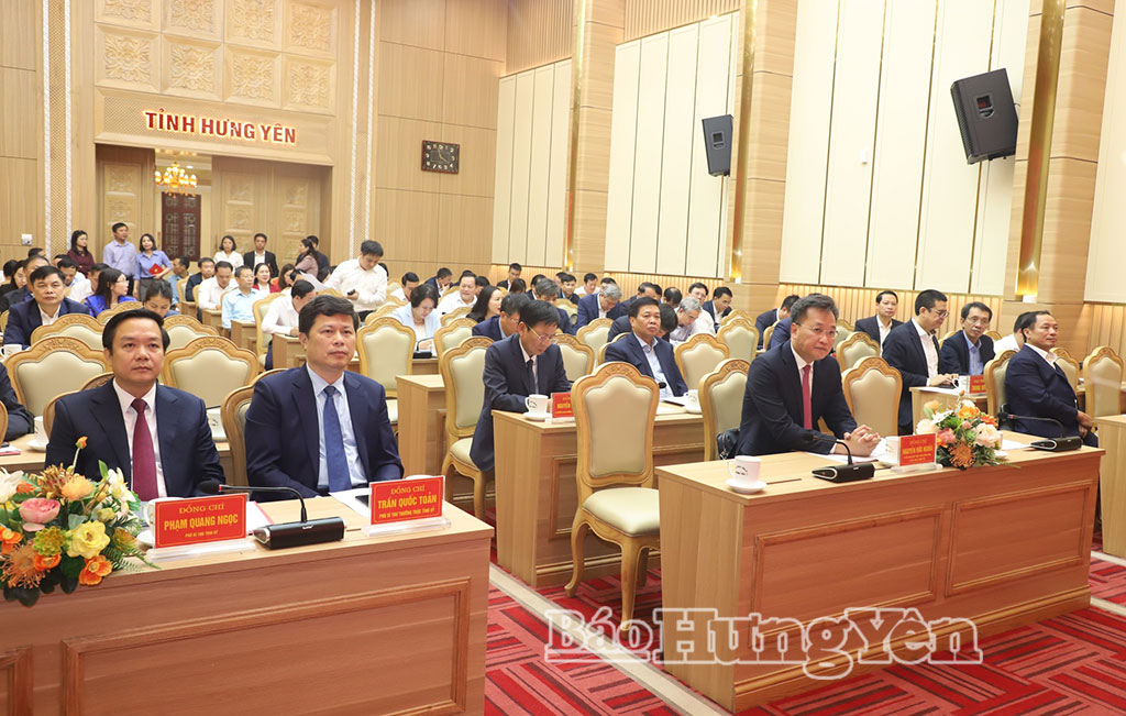 Các đại biểu dự hội nghị.