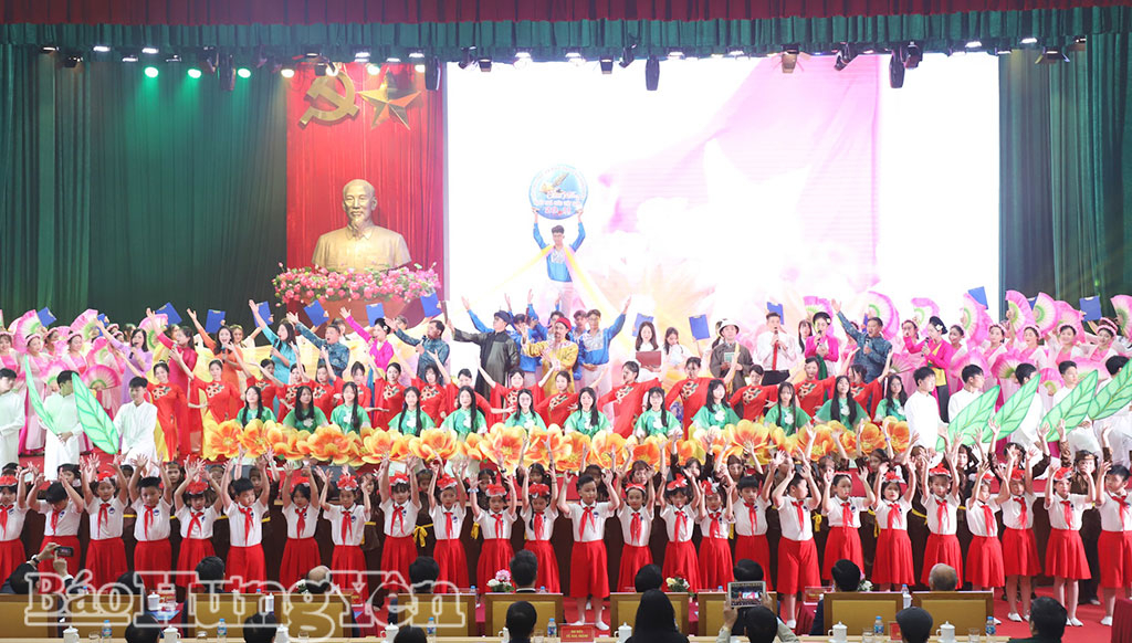 Chương trình nghệ thuật với chủ đề