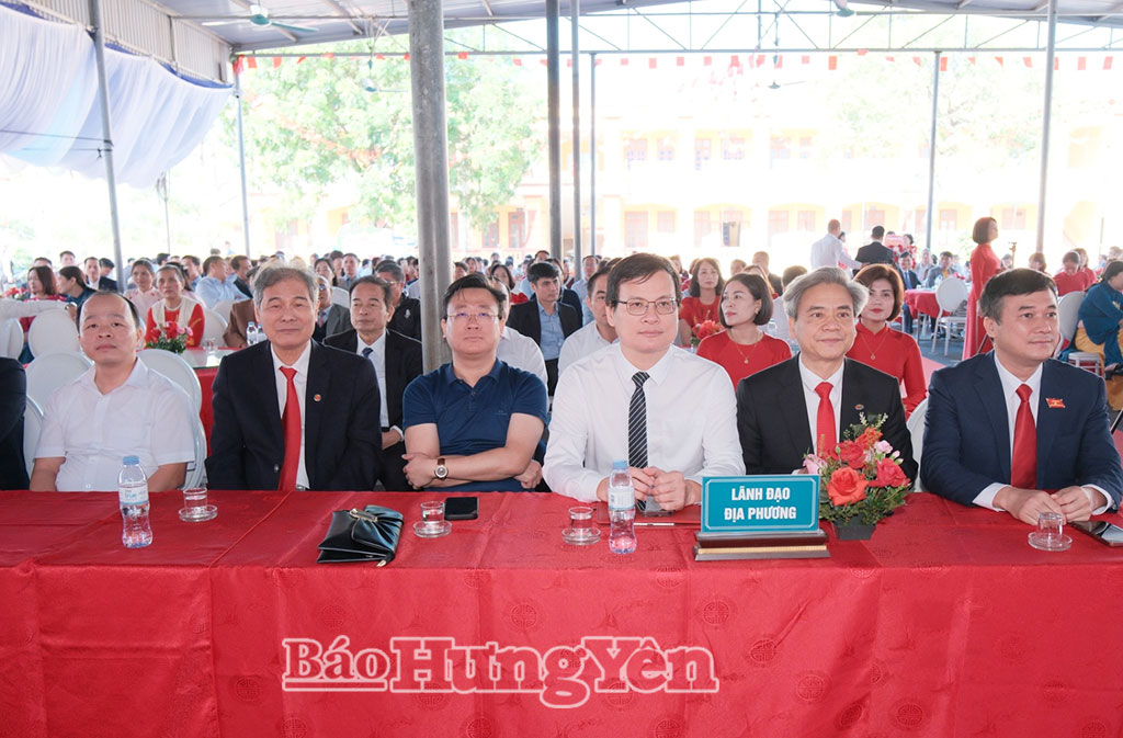 Các đại biểu dự lễ kỷ niệm.