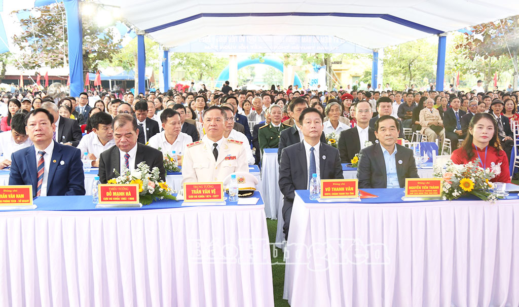 Các đại biểu dự lễ kỷ niệm. 