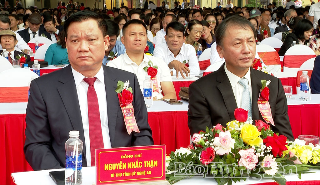 Các đại biểu dự lễ kỷ niệm.