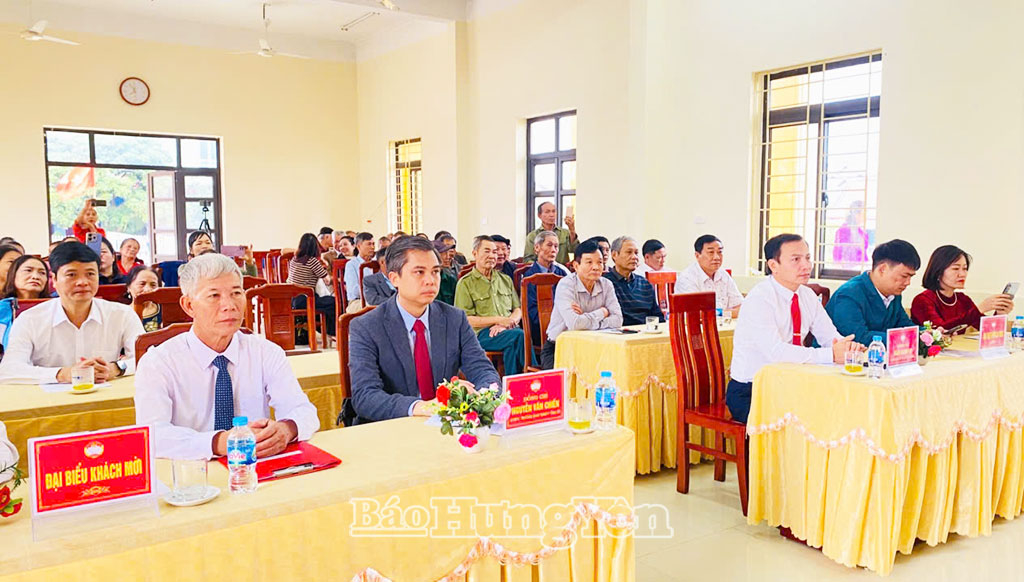 Các đại biểu dự Ngày hội Đại đoàn kết toàn dân tộc khu dân cư Phù Oanh.