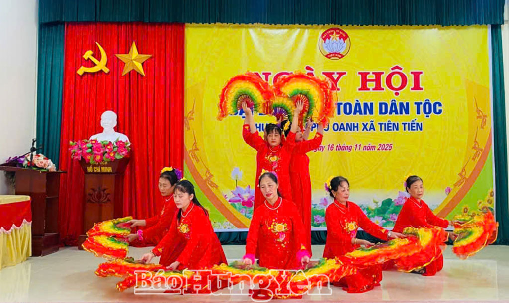 Tiết mục văn nghệ tại Ngày hội.