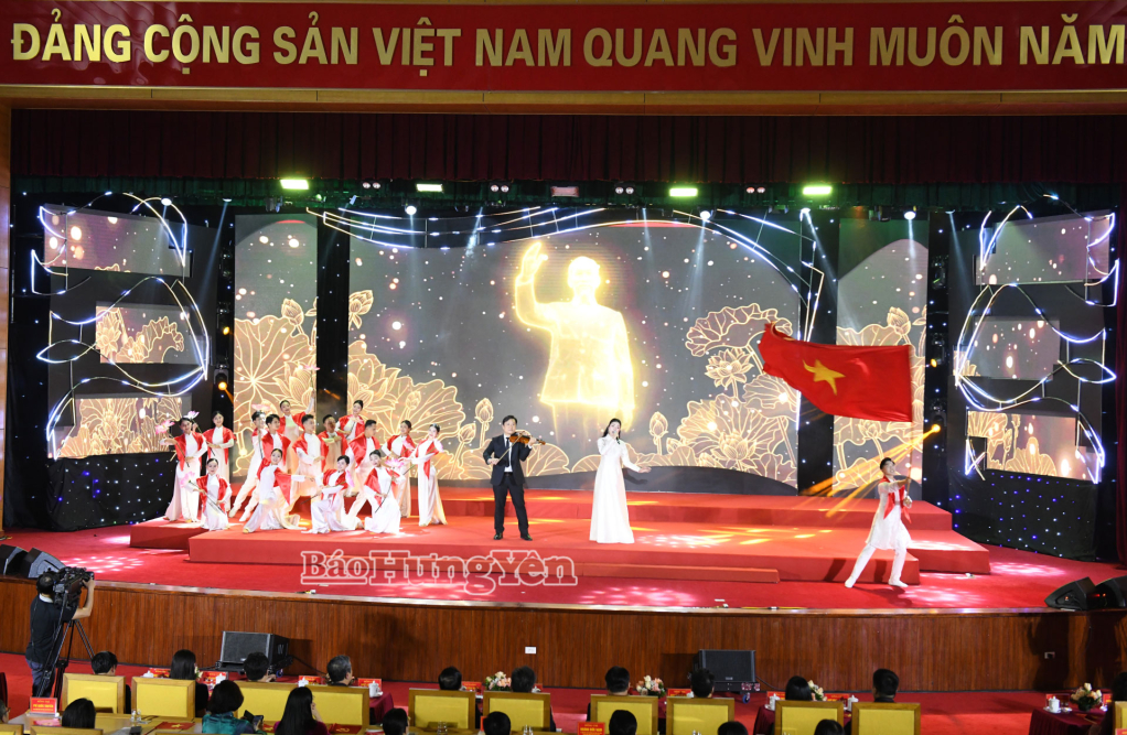 Một tiết mục nghệ thuật trong chương trình.