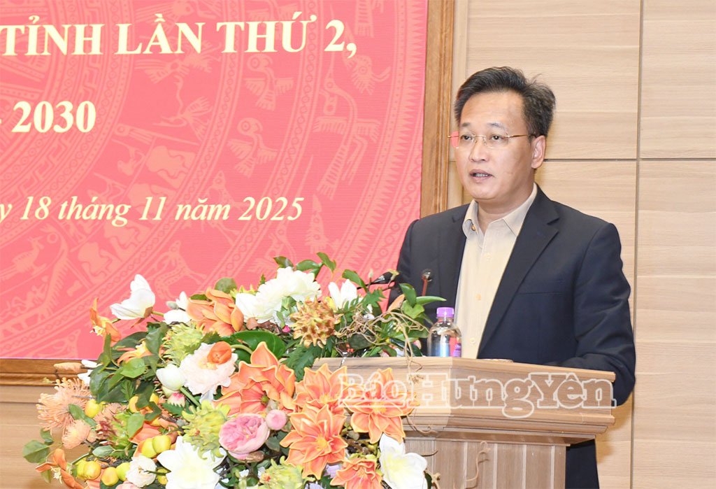 Đồng chí Bí thư Tỉnh ủy Nguyễn Hữu Nghĩa phát biểu tại hội nghị.