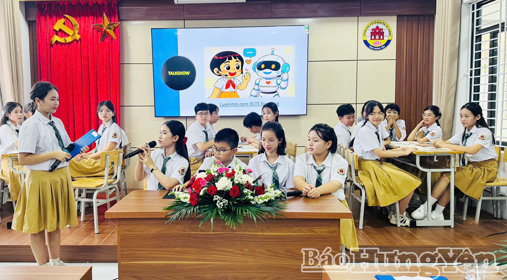  Một tiết dạy học Tiếng Anh ứng dụng trí tuệ nhân tạo (AI) tại Trường THCS Nguyễn Tất Thành (phường Sơn Nam).