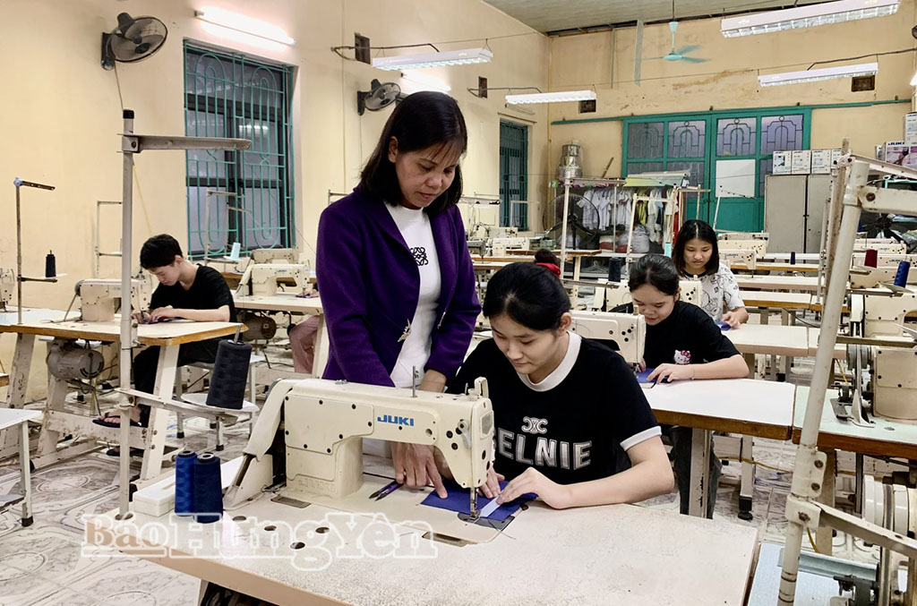 Nhờ sự dạy bảo của thầy, cô giáo Trường Giáo dục Chuyên biệt Hưng Yên, nhiều em học sinh sau khi ra trường có thể tự tìm công việc phù hợp và nuôi sống bản thân.