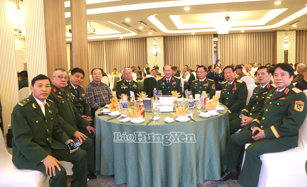 Các đại biểu dự chương trình.