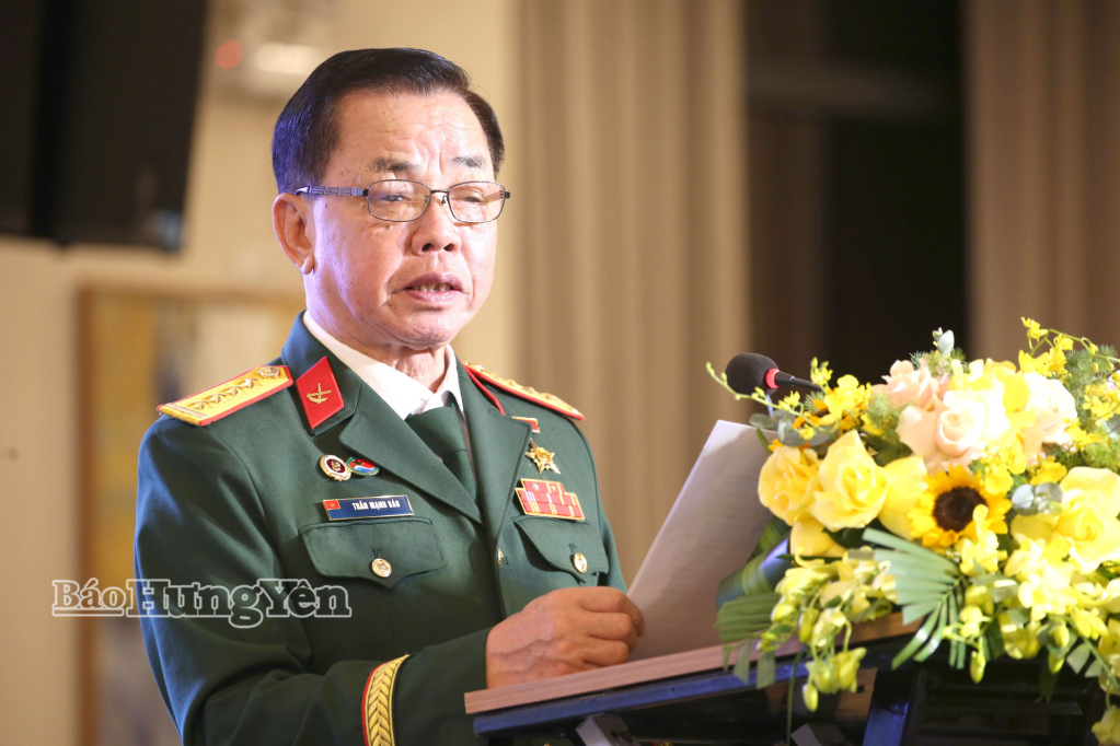 Anh hùng Lao độngTrần Mạnh Báo, Chủ tịch Hội Doanh nhân Cựu chiến binh tỉnh phát biểu tại chương trình.