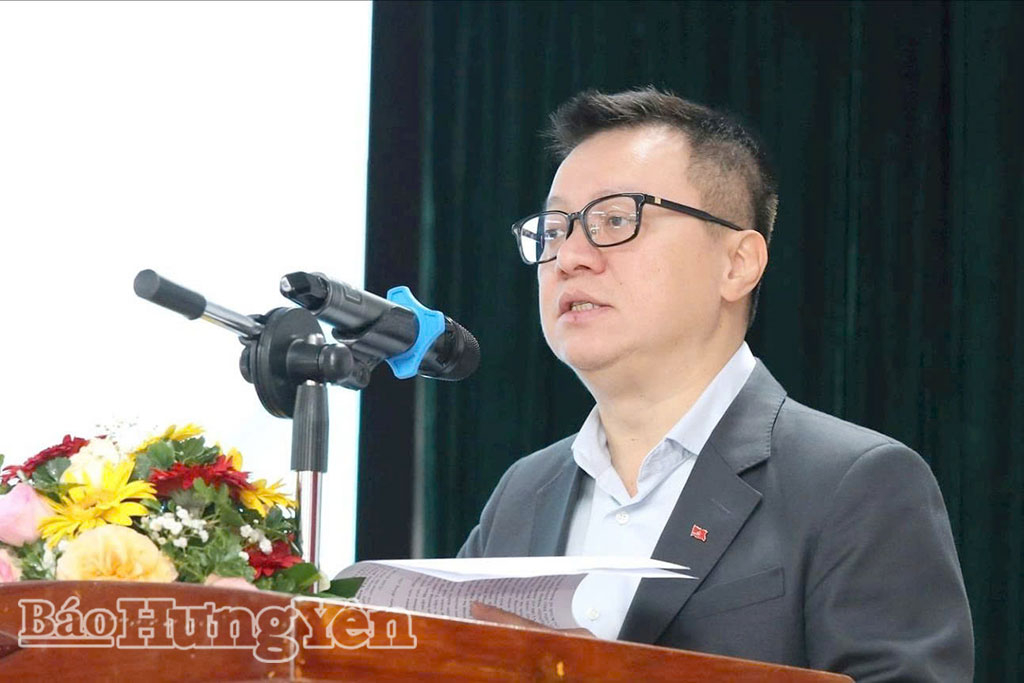 Đồng chí Lê Quốc Minh, Ủy viên Trung ương Đảng, Tổng Biên tập Báo Nhân Dân, Phó Trưởng ban Tuyên giáo và Dân vận Trung ương, Chủ tịch Hội Nhà báo Việt Nam phát biểu khai mạc hội nghị.