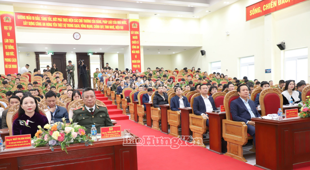 Các đại biểu dự hội nghị.