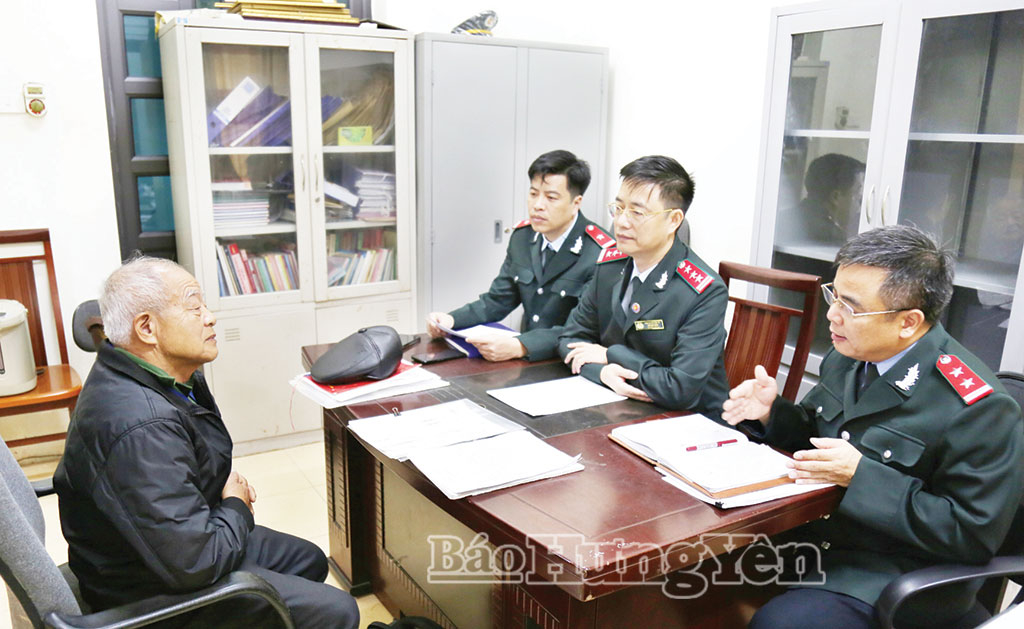 Cán bộ Thanh tra tỉnh tiếp công dân.