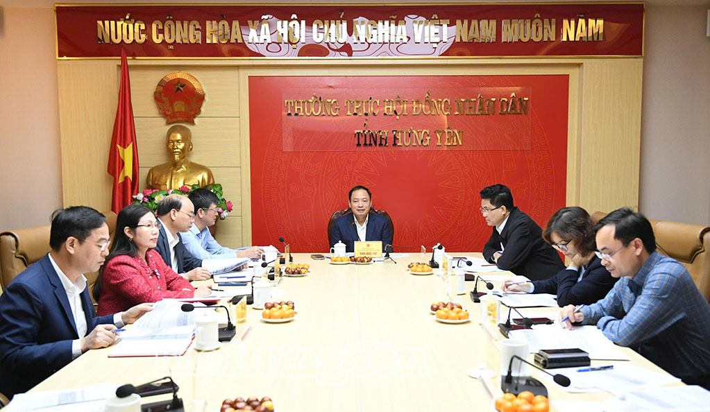 Đồng chí Trần Quốc Văn, Phó Bí thư Tỉnh ủy, Chủ tịch HĐND tỉnh chủ trì hội nghị.