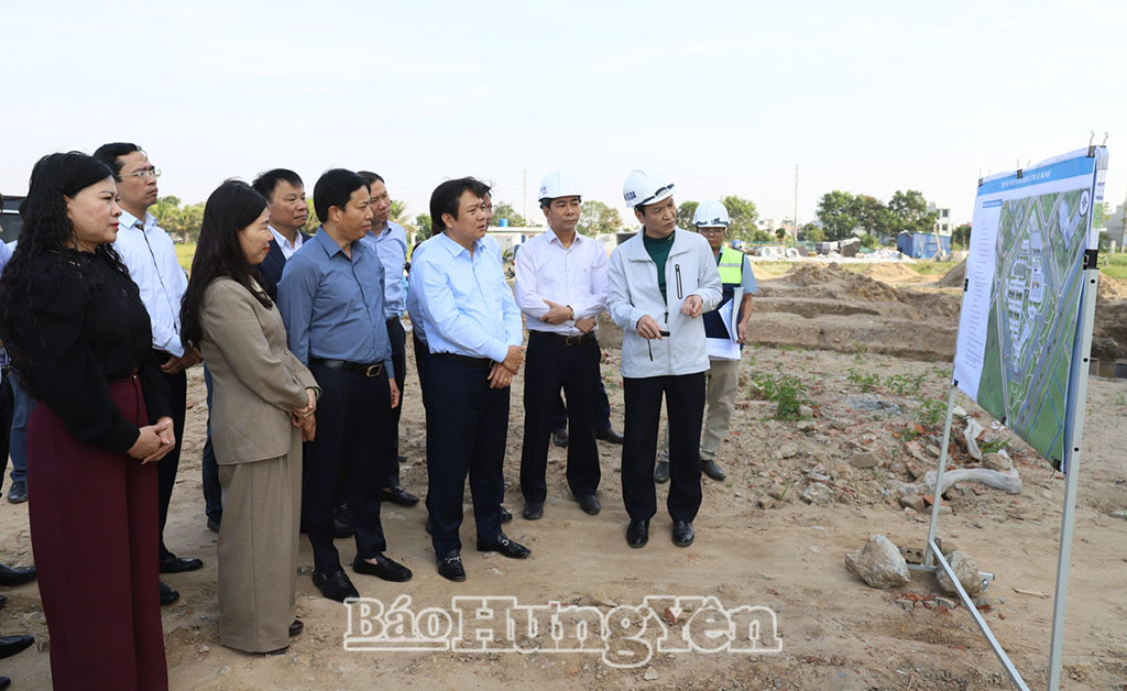 Chủ tịch UBND tỉnh Phạm Quang Ngọc kiểm tra dự án đầu tư xây dựng Bệnh viện Đa khoa Thái Bình tại Khu Trung tâm Y tế phường Trần Lãm.