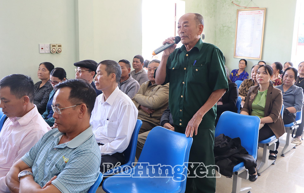 Người dân phát biểu kiến nghị tại hội nghị tiếp xúc, đối thoại. Ảnh: Thu Thủy 