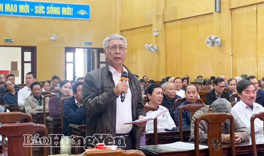 Ông Lê Xuân Hải, ở tổ dân phố số 4, ý kiến về bảo đảm an toàn giao thông và an ninh, trật tự. Ảnh: Nguyễn Thắm 