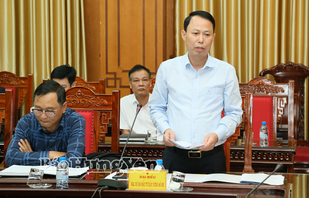 Lãnh đạo Ban Quản lý dự án đầu tư xây dựng số 2 phát biểu tại buổi làm việc.