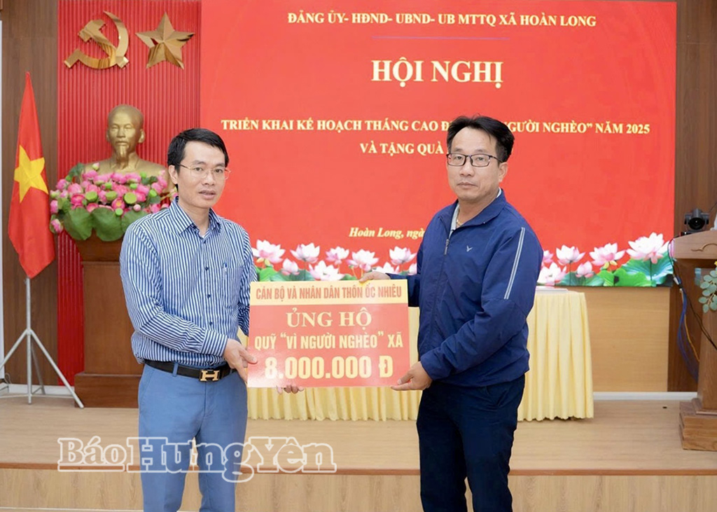 Cán bộ và nhân dân thôn Ốc Nhiêu ủng hộ Quỹ 