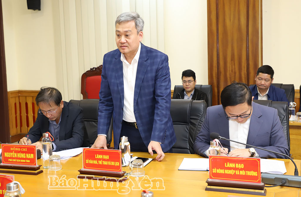 Lãnh đạo Sở Văn hóa, Thể thao và Du lịch phát biểu tại buổi làm việc.