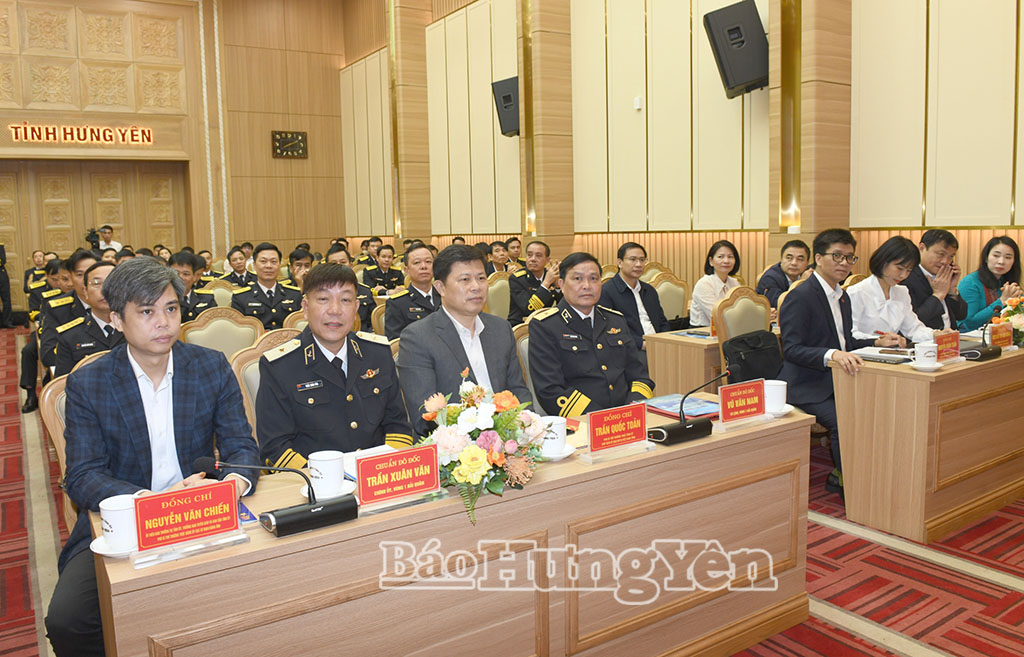 Các đại biểu dự hội nghị.