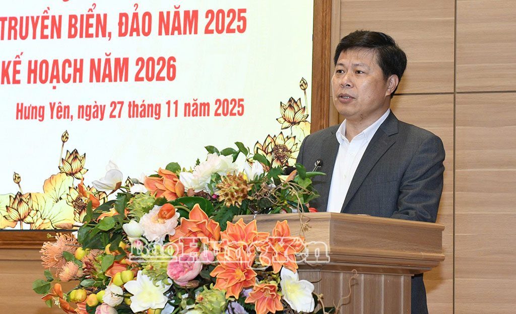 Đồng chí Phó Bí thư Thường trực Tỉnh ủy, Chủ tịch Ủy ban MTTQ Việt Nam tỉnh Trần Quốc Toản phát biểu tại hội nghị.