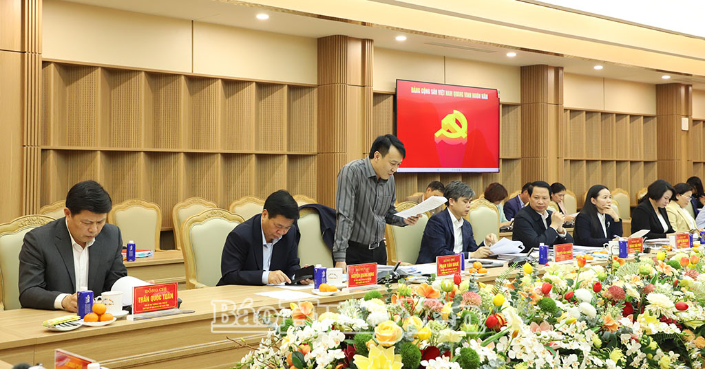 Đồng chí Trần Quốc Toản, Phó Bí thư Thường trực Tỉnh ủy, Chủ tịch Ủy ban MTTQ Việt Nam tỉnh, Phó Trưởng ban chỉ đạo bầu cử tỉnh và các đại biểu dự cuộc họp.