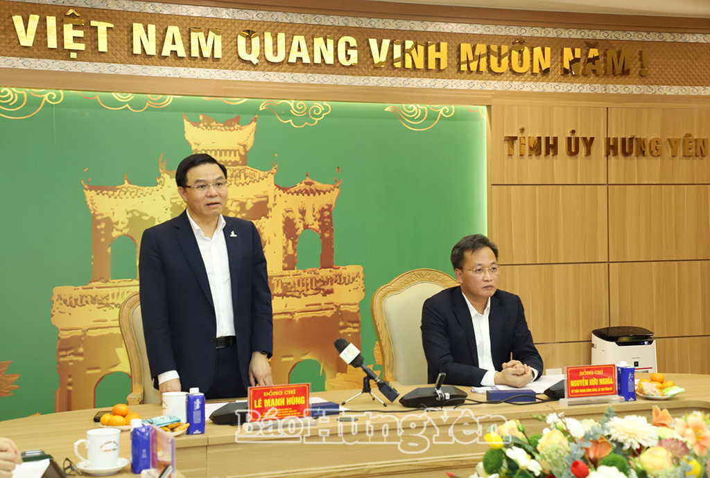 Đồng chí Chủ tịch Hội đồng Thành viên Tập đoàn Công nghiệp - Năng lượng quốc gia Việt Nam Lê Mạnh Hùng phát biểu tại hội nghị.